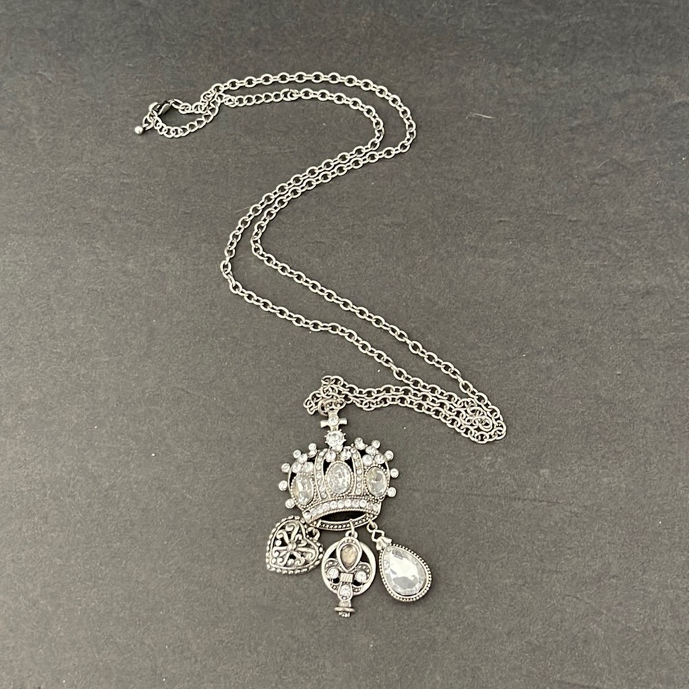 CROWN NECKLACE